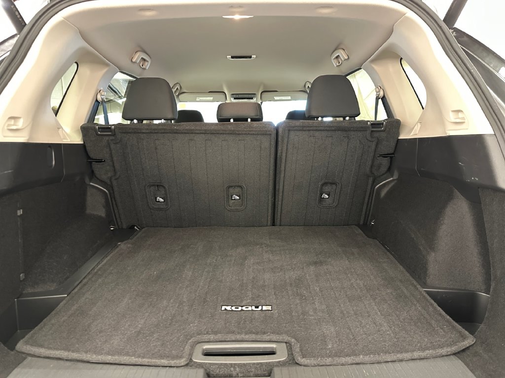 2025 Nissan Rogue SV - Photo 18