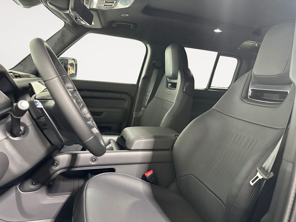2026 Land Rover Defender OCTA Black - Photo 9