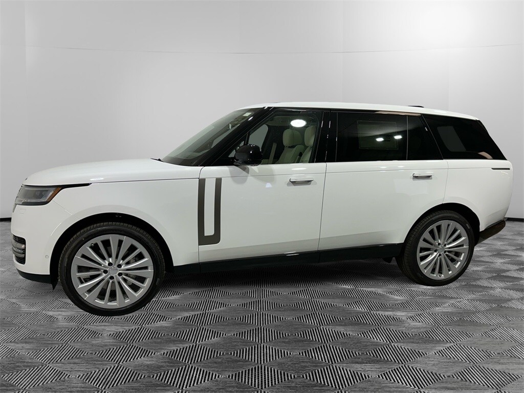 2025 Land Rover Range Rover SE photo 2
