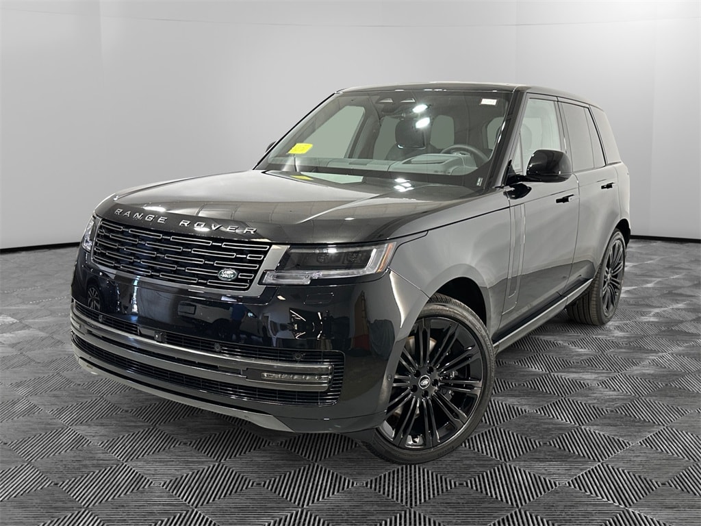 2025 Land Rover Range Rover SE's photo