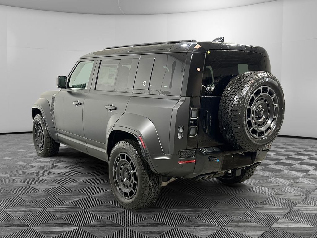 2026 Land Rover Defender OCTA Black - Photo 3