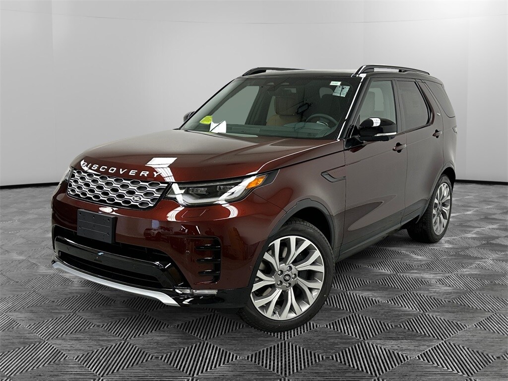 2026 Land Rover Discovery Tempest Edition's photo