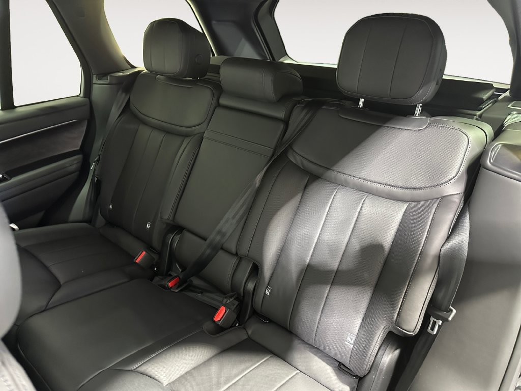 2025 Land Rover Range Rover SE - Photo 14