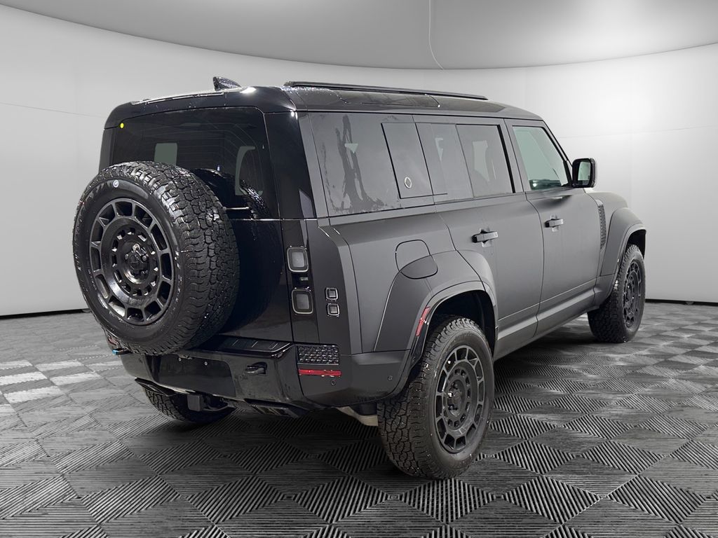 2026 Land Rover Defender OCTA Black - Photo 5