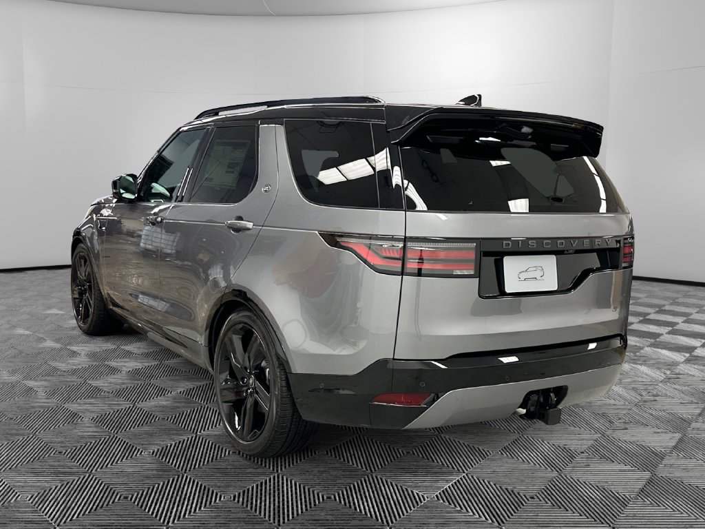 New 2026 Land Rover Discovery Dynamic SE SUV