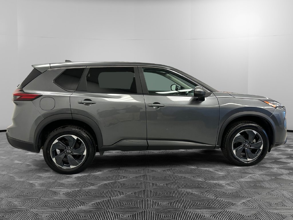 2025 Nissan Rogue SV - Photo 7