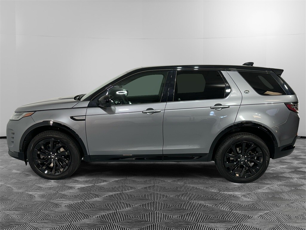 2024 Land Rover Discovery Sport SE photo 2