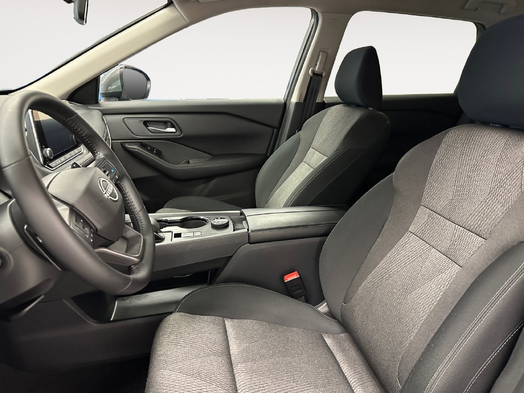 2025 Nissan Rogue SV - Photo 10