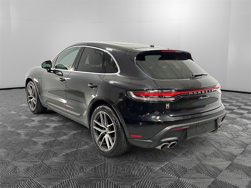2023 Porsche Macan S photo 3