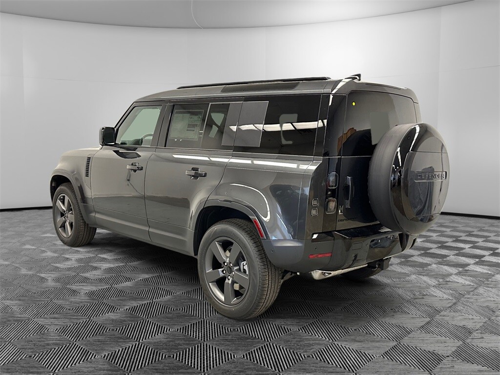 2026 Land Rover Defender 110 S photo 3
