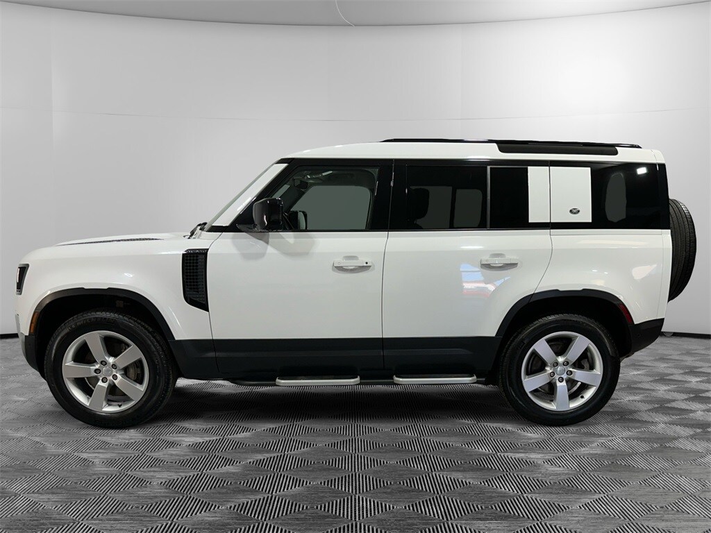2023 Land Rover Defender 110 SE photo 2