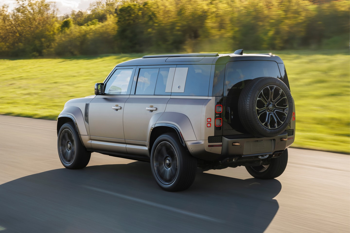 Land Rover Defender 130