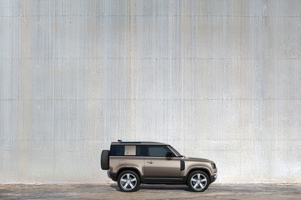 Defender 90 side view