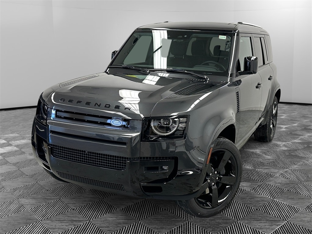 2026 Land Rover Defender X-Dynamic SE's photo