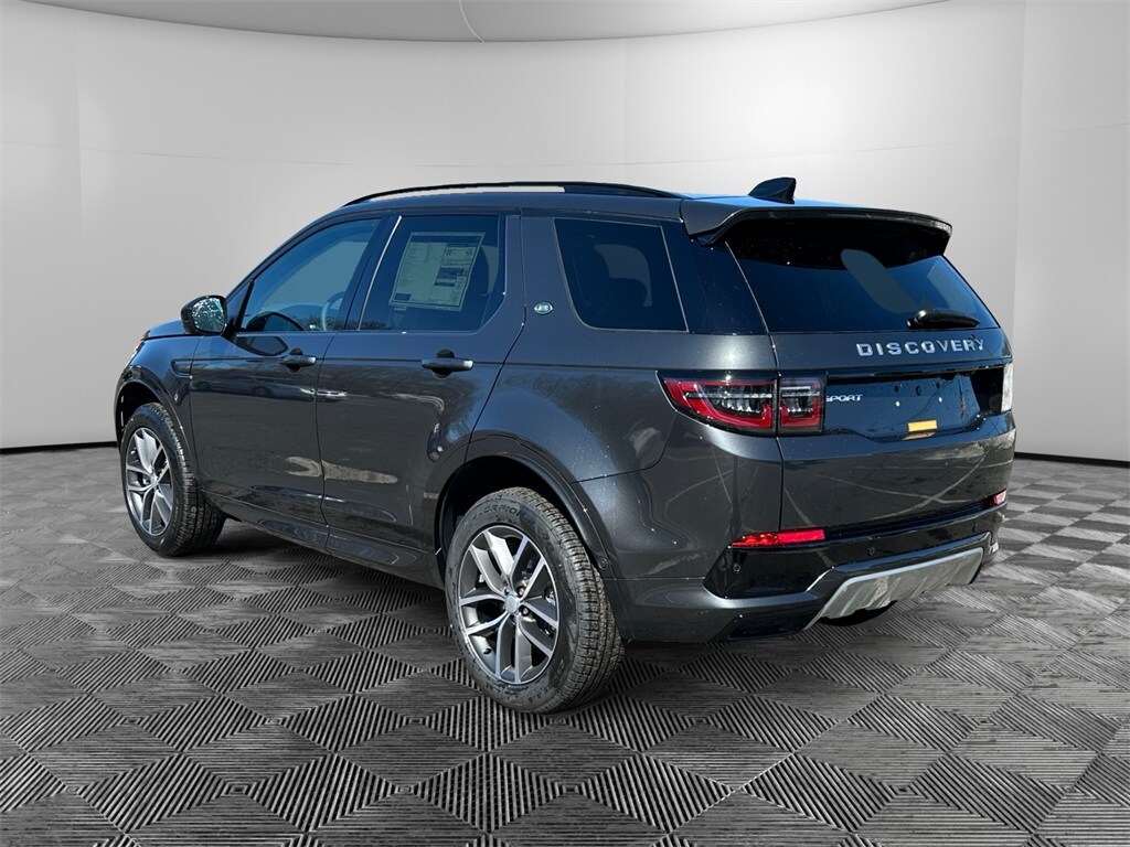 2025 Land Rover Discovery Sport S photo 3