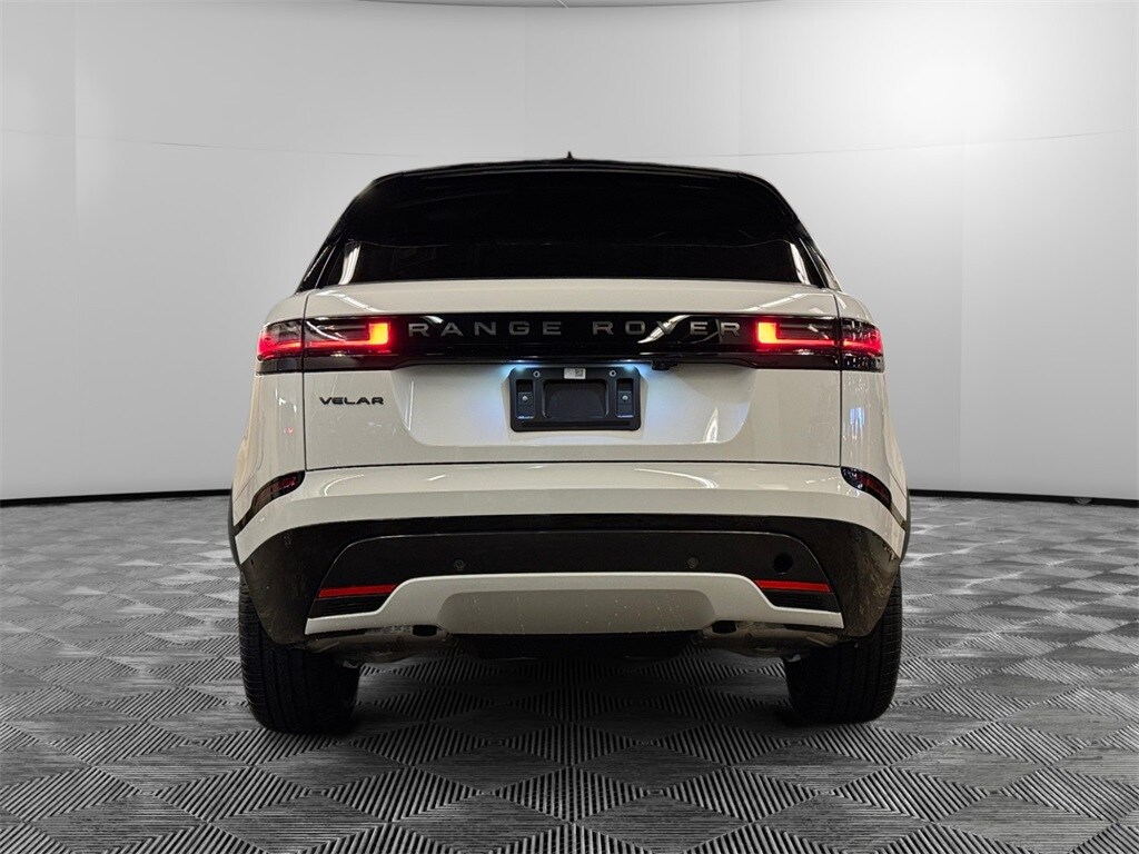 2026 Land Rover Range Rover Velar SE photo 4