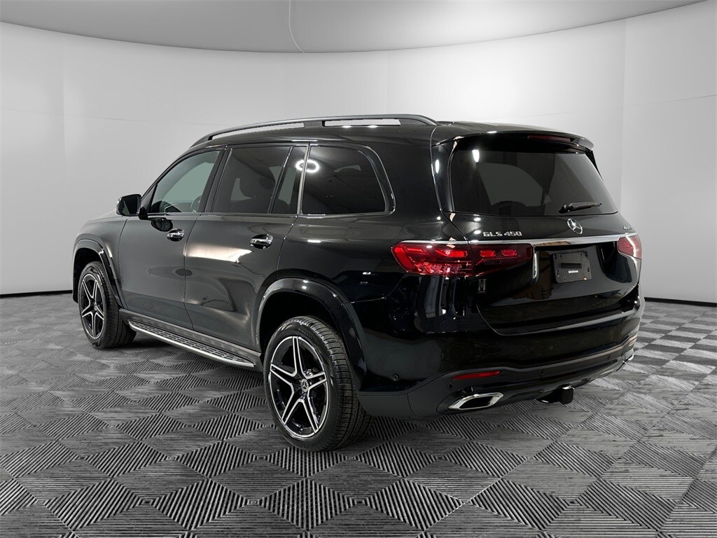 2024 Mercedes Benz GLS 450 photo 3