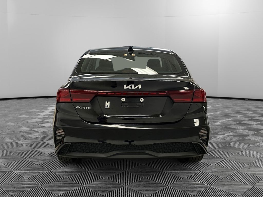 Used 2022 Kia Forte LXS Sedan