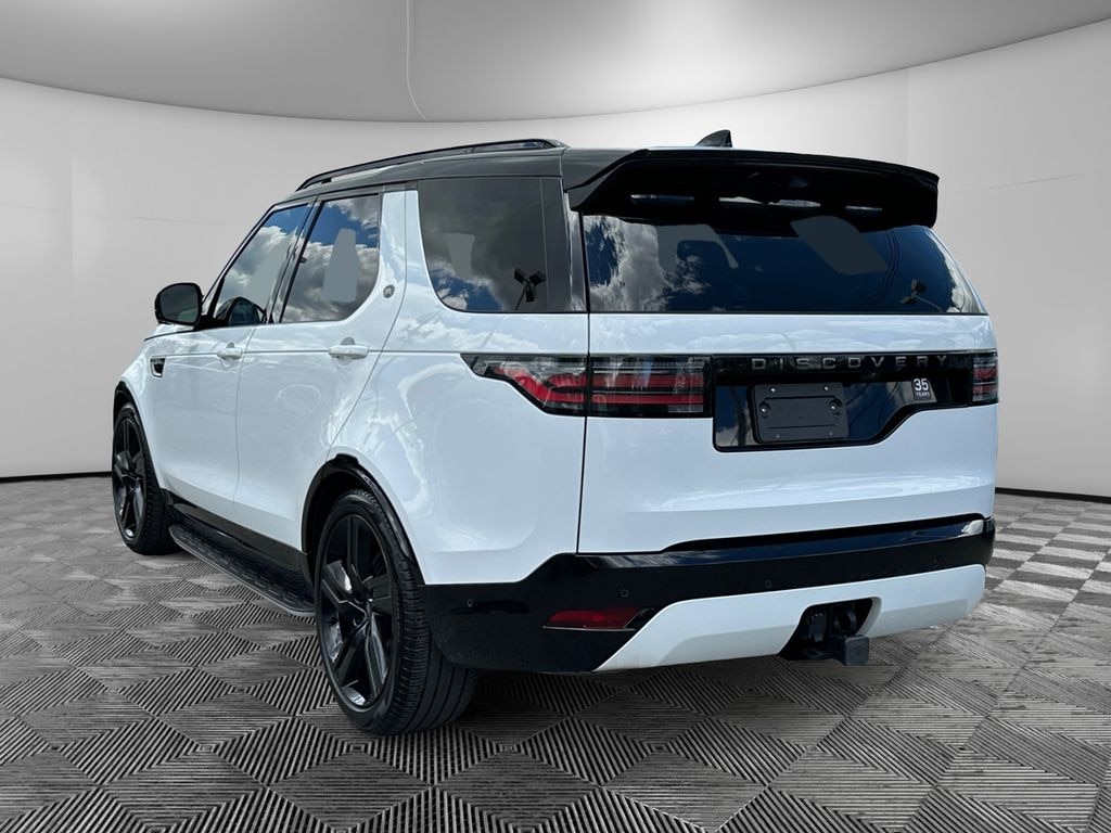 Used 2024 Land Rover Discovery Dynamic SE SUV