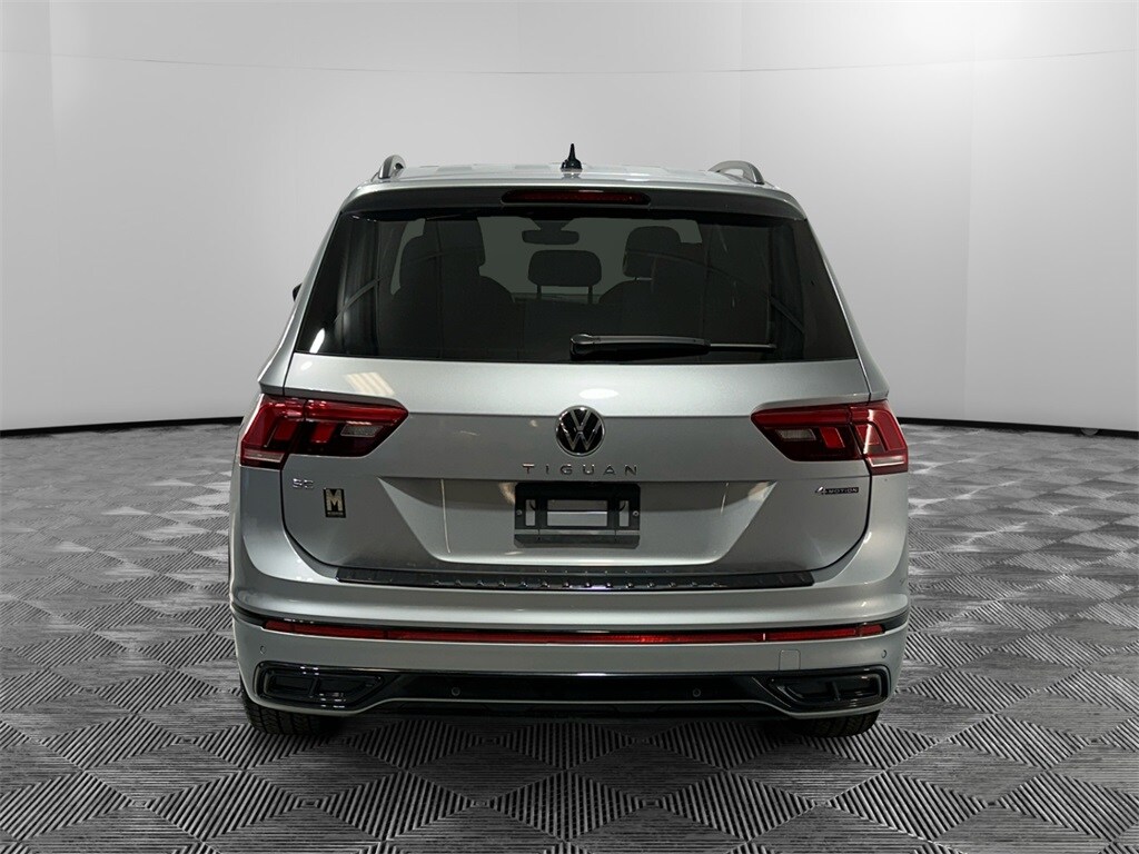 2024 Volkswagen Tiguan SE R-Line Black photo 4