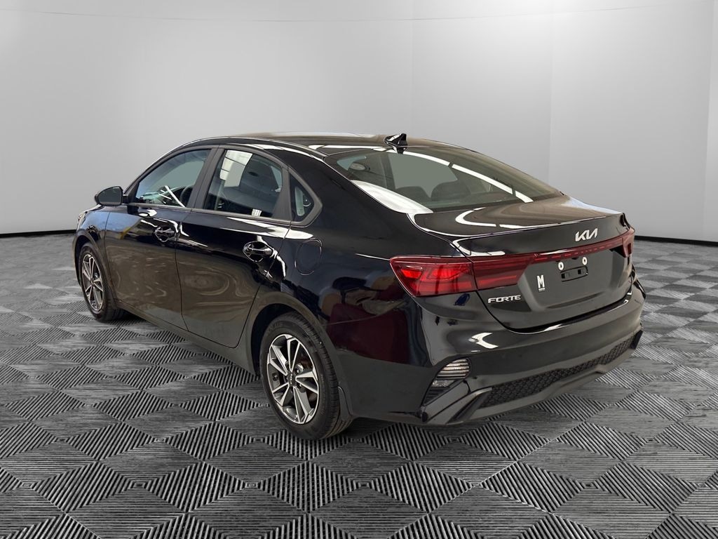 Used 2022 Kia Forte LXS Sedan