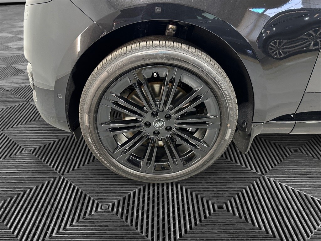 2025 Land Rover Range Rover SE - Photo 13