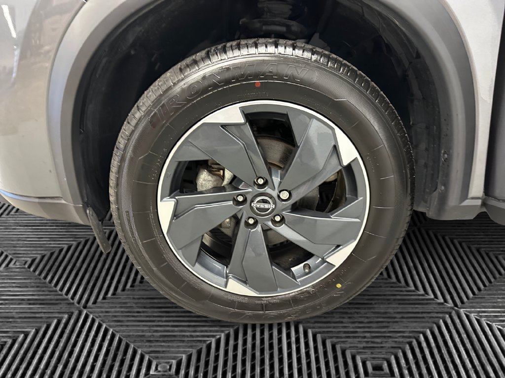 2025 Nissan Rogue SV - Photo 15