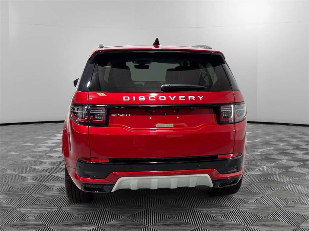 2025 Land Rover Discovery Sport S photo 3