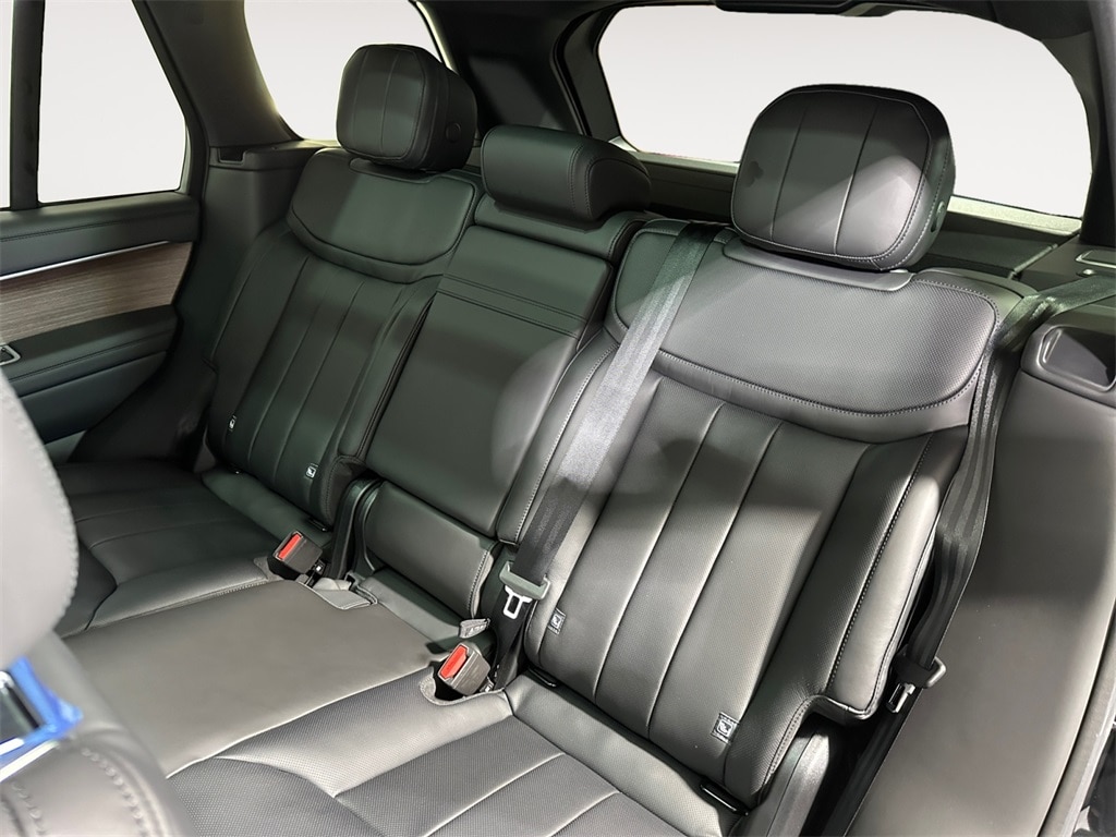 2025 Land Rover Range Rover SE - Photo 12