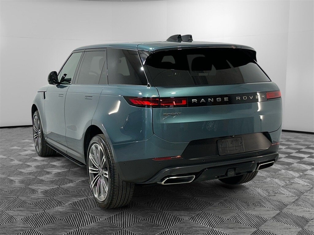 2025 Land Rover Range Rover Sport SE photo 2