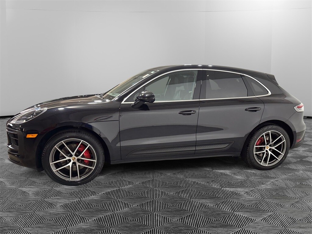 2023 Porsche Macan S photo 2