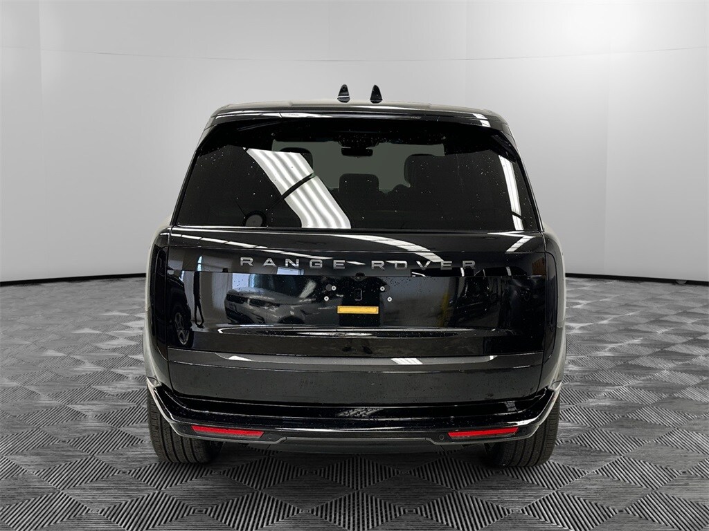 2025 Land Rover Range Rover SE photo 4