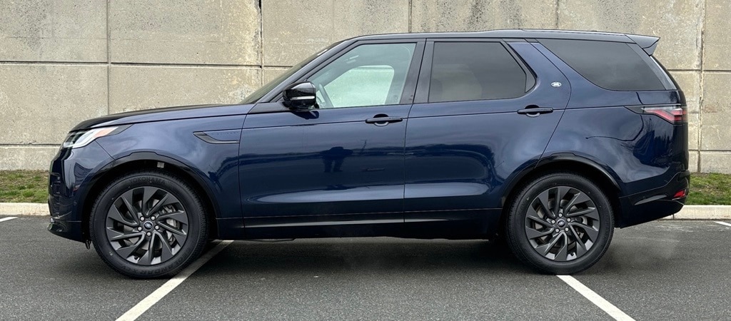 Used 2023 Land Rover Discovery S R Dynamic with VIN SALRT2EX9P2465061 for sale in Peabody, MA