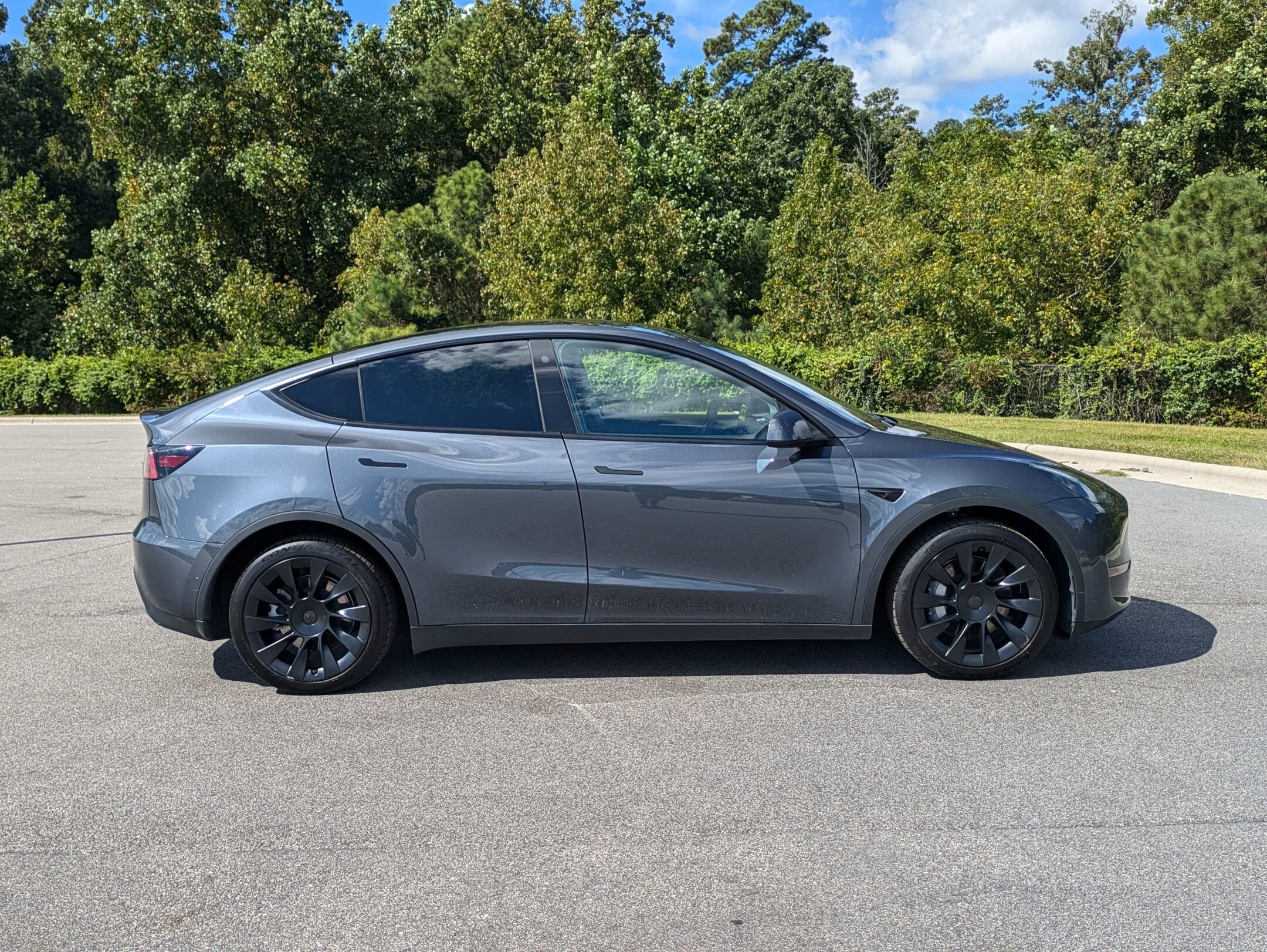 2022 Tesla Model Y Long Range photo 4