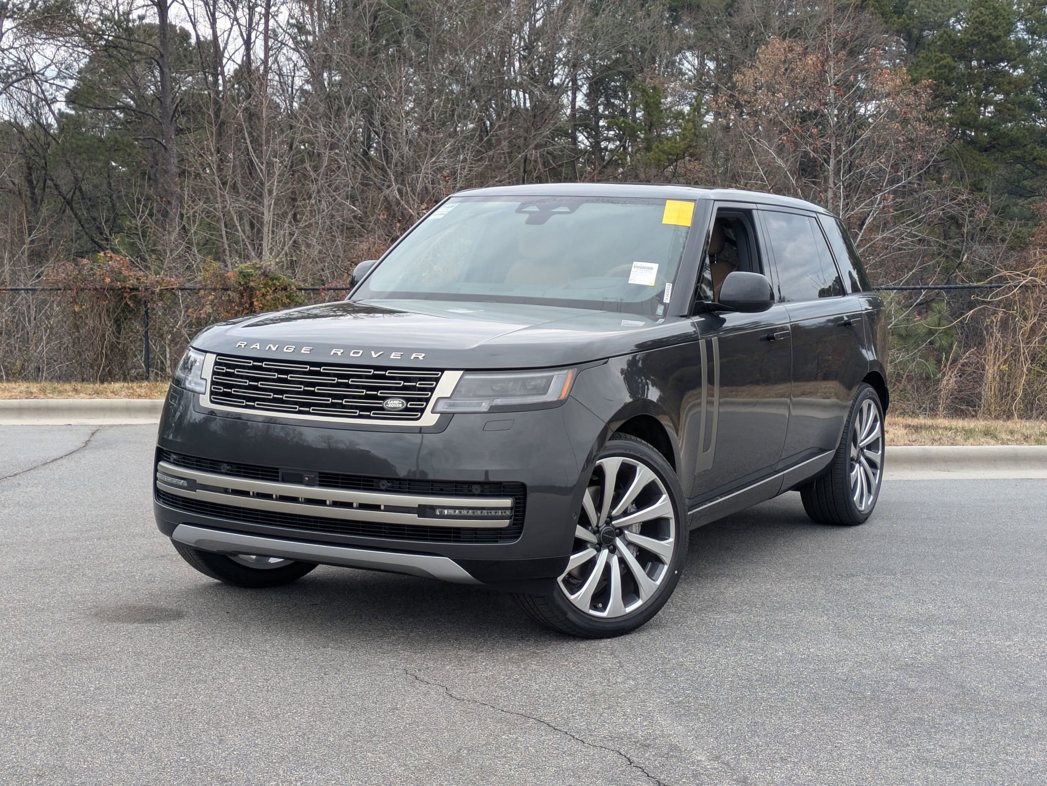 2026 Land Rover Range Rover SE's photo