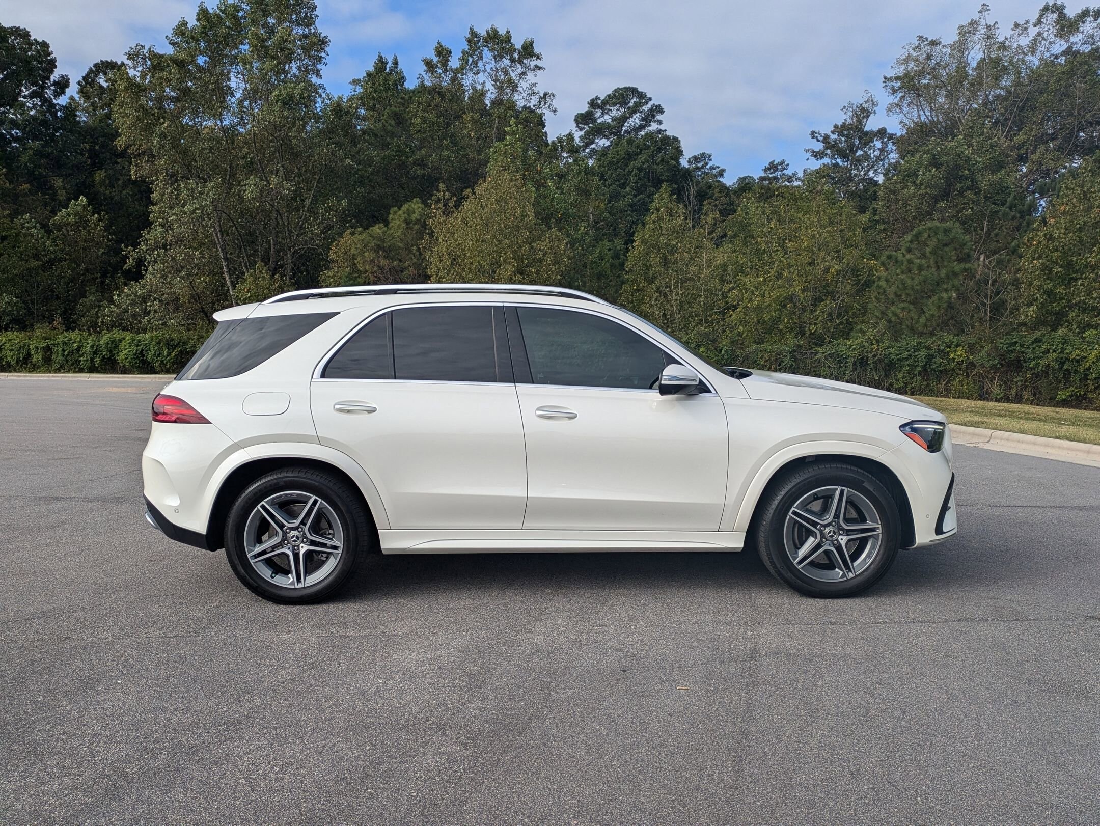 2024 Mercedes Benz GLE 450 photo 2