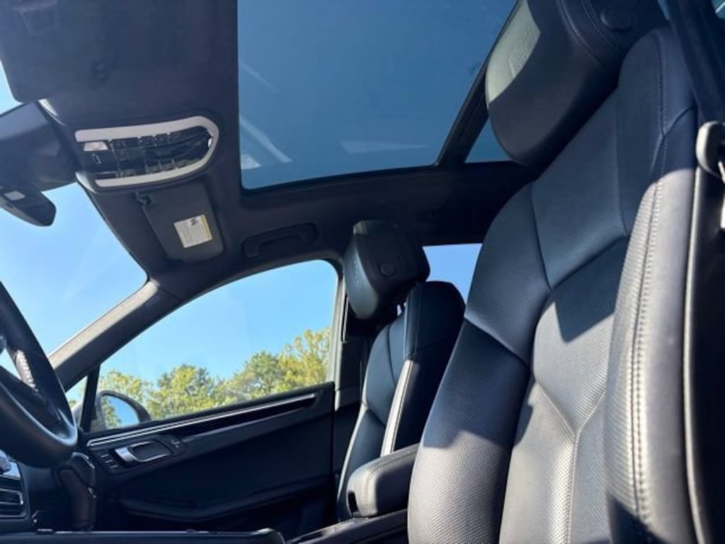 Used 2023 Porsche Macan T SUV