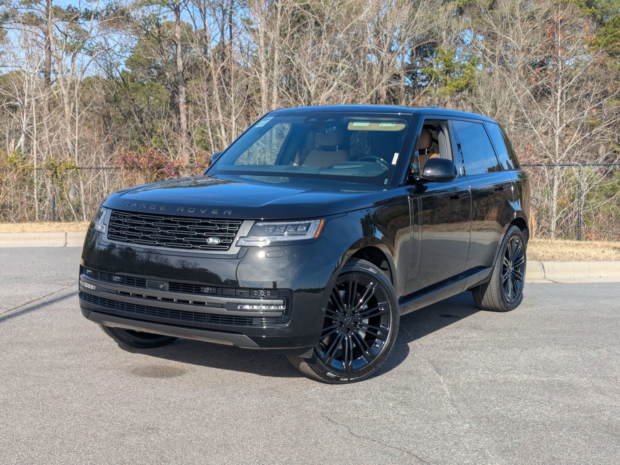 2026 Land Rover Range Rover SE's photo