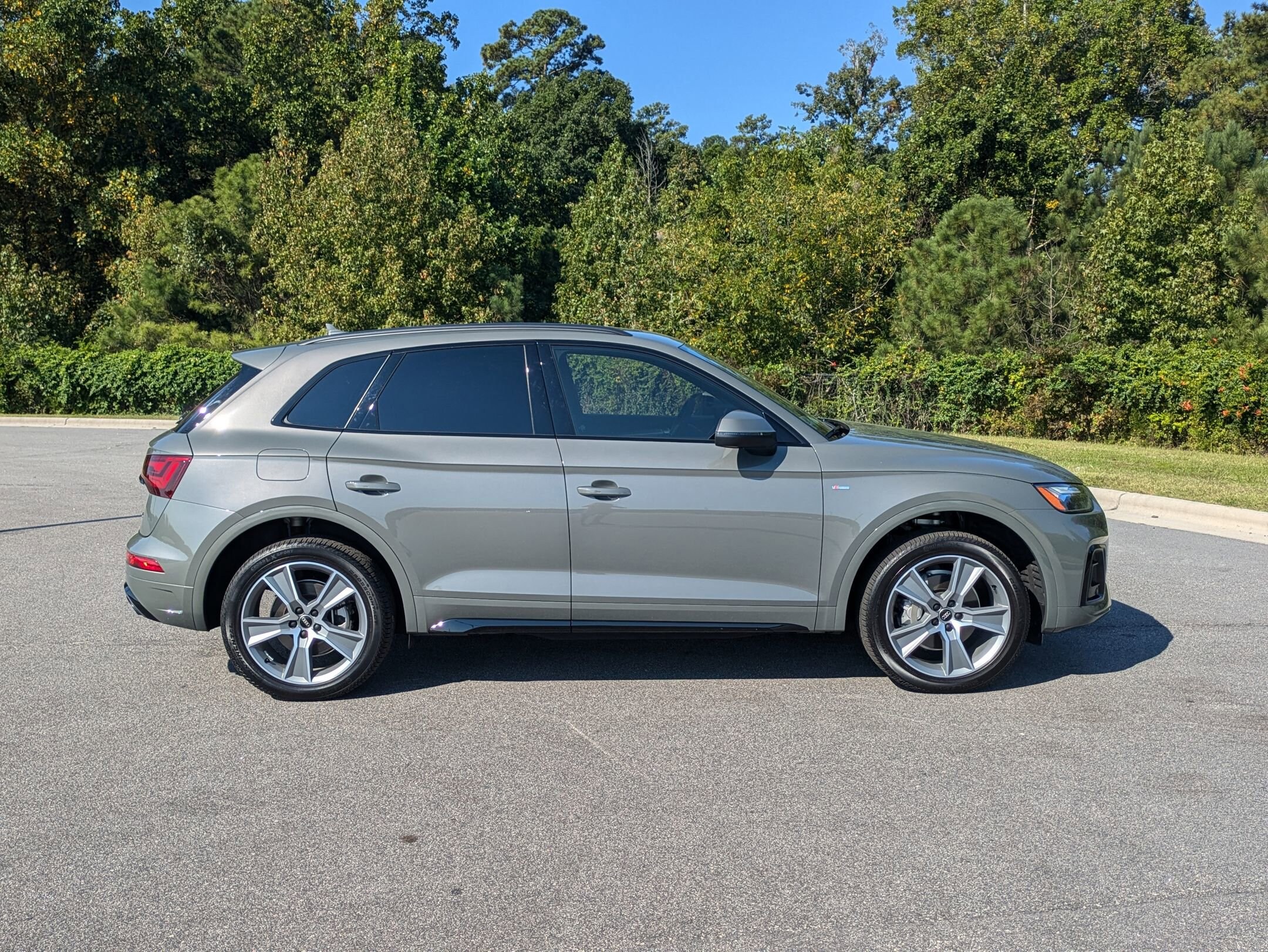 2025 Audi Q5 45 S line Premium photo 4