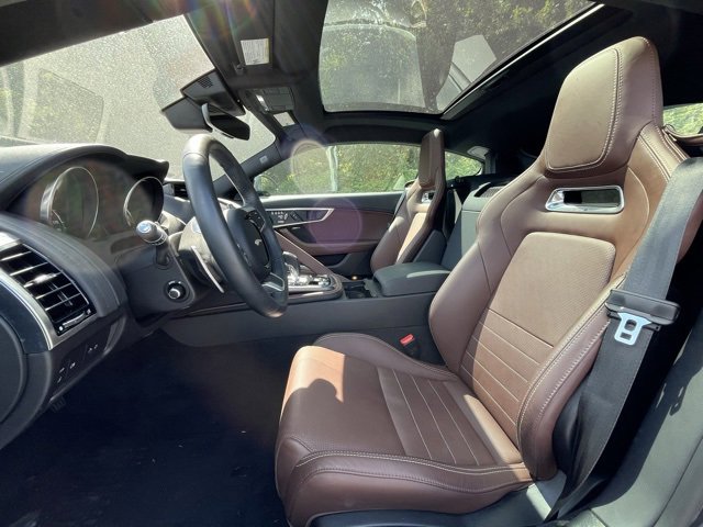 2020 Jaguar F-TYPE R-Dynamic photo 3
