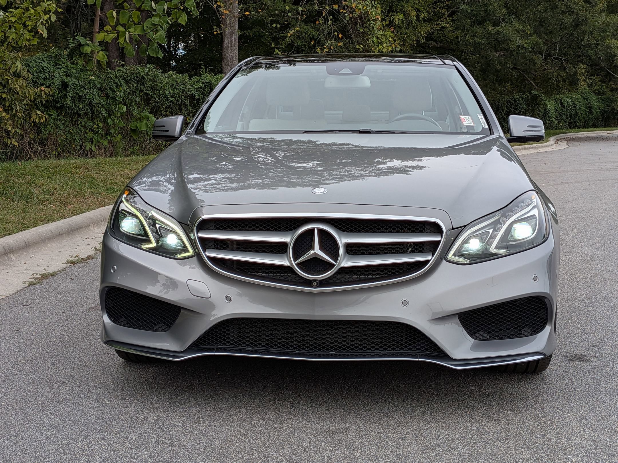 2015 Mercedes Benz E 400 Sedan photo 2