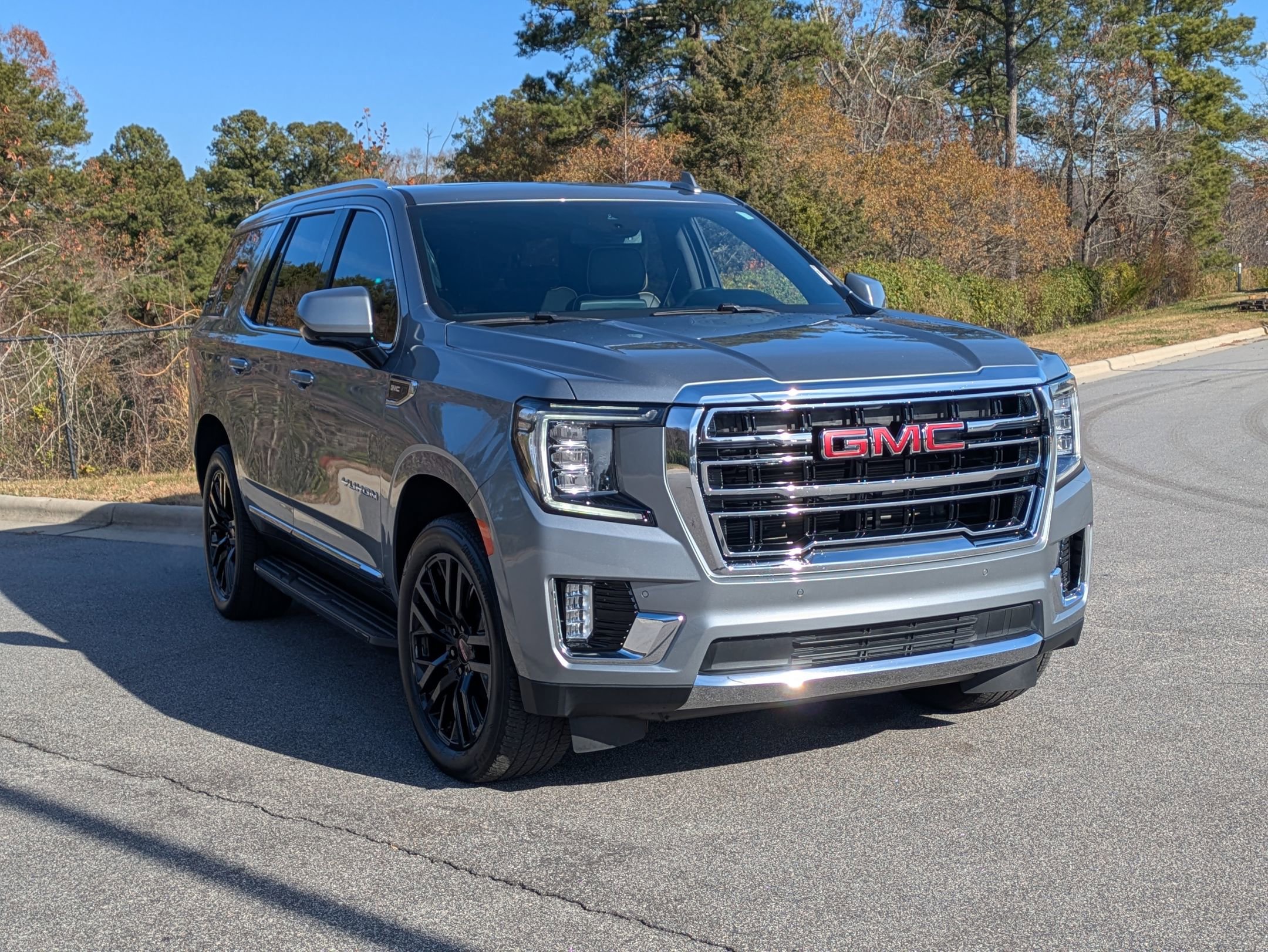 2023 Gmc Yukon SLT photo 3