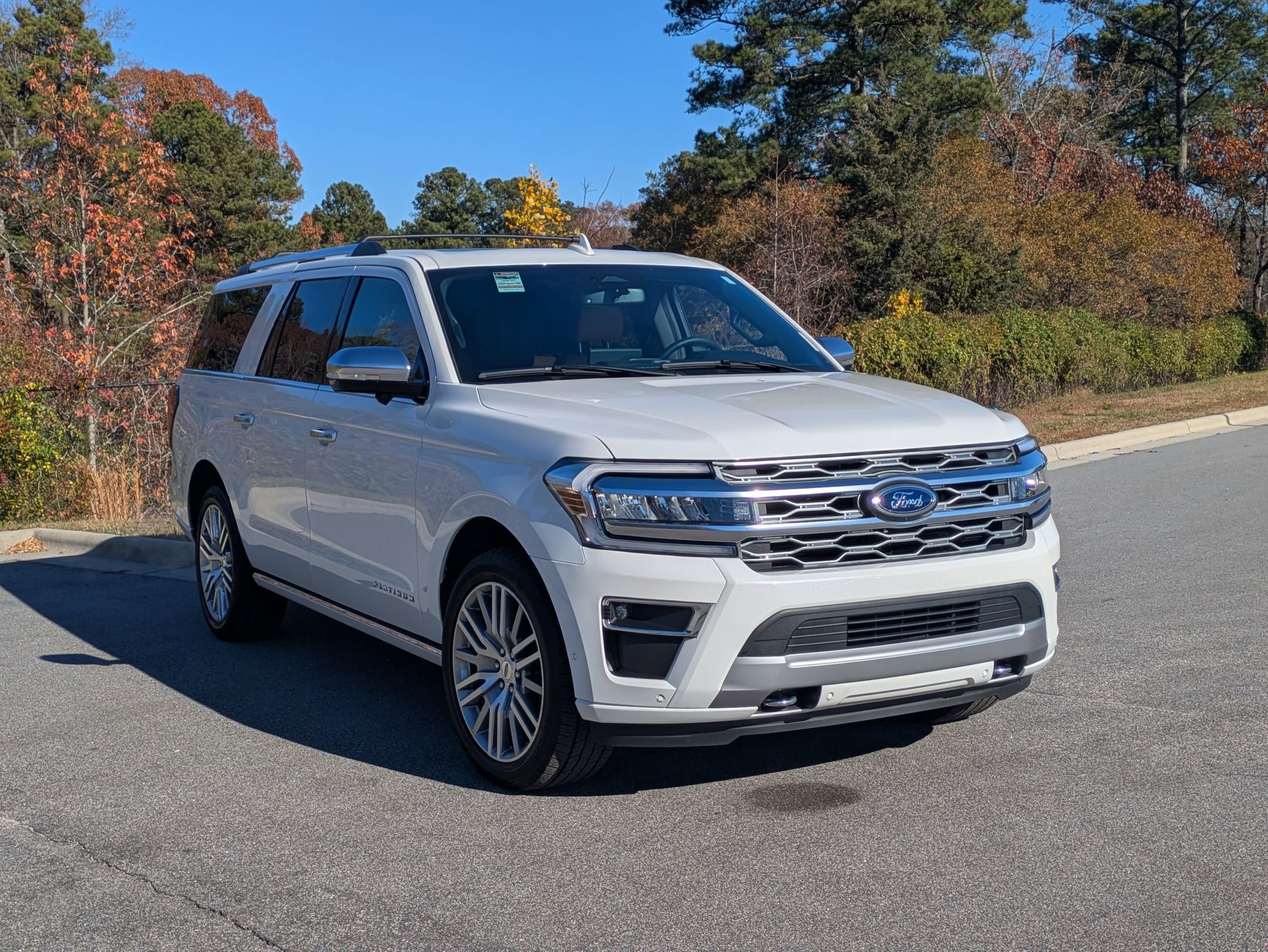 2024 Ford Expedition MAX Platinum photo 3