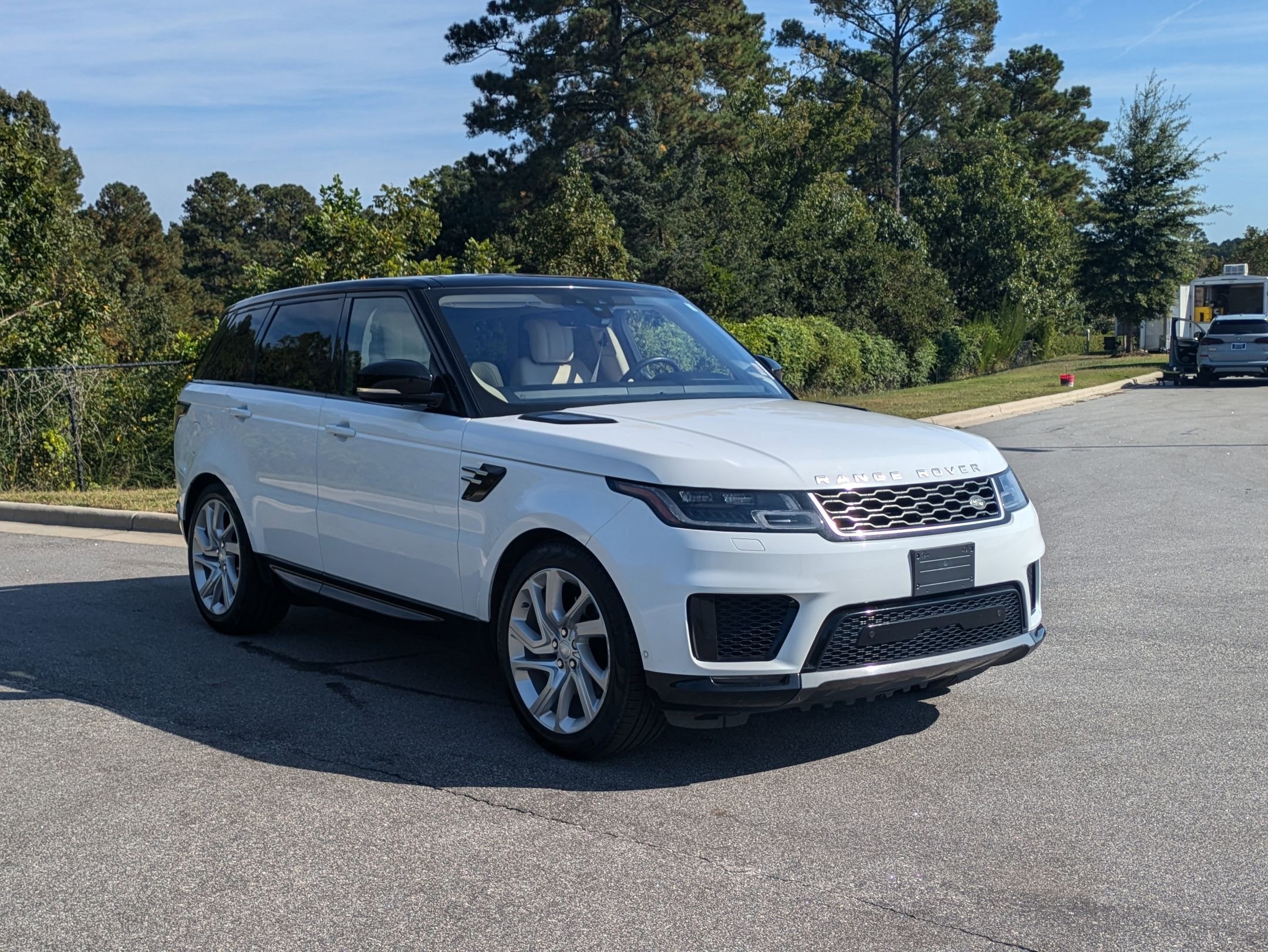 2019 Land Rover Range Rover Sport HSE photo 3