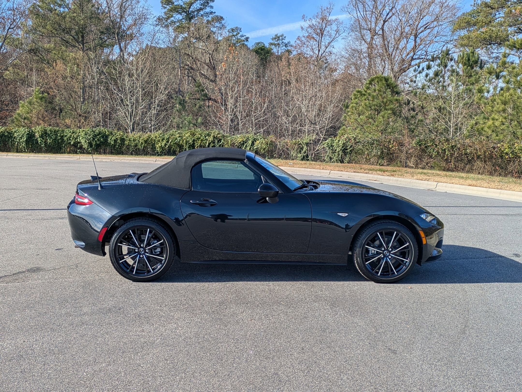 2024 Mazda MX-5 Miata Miata Grand Touring photo 4