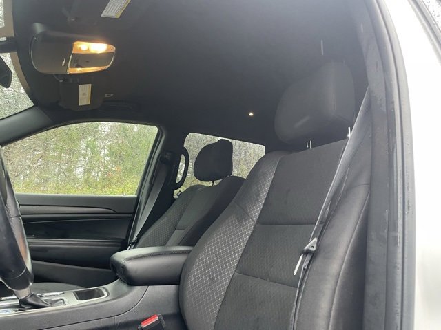 2018 Jeep Grand Cherokee Laredo E photo 3