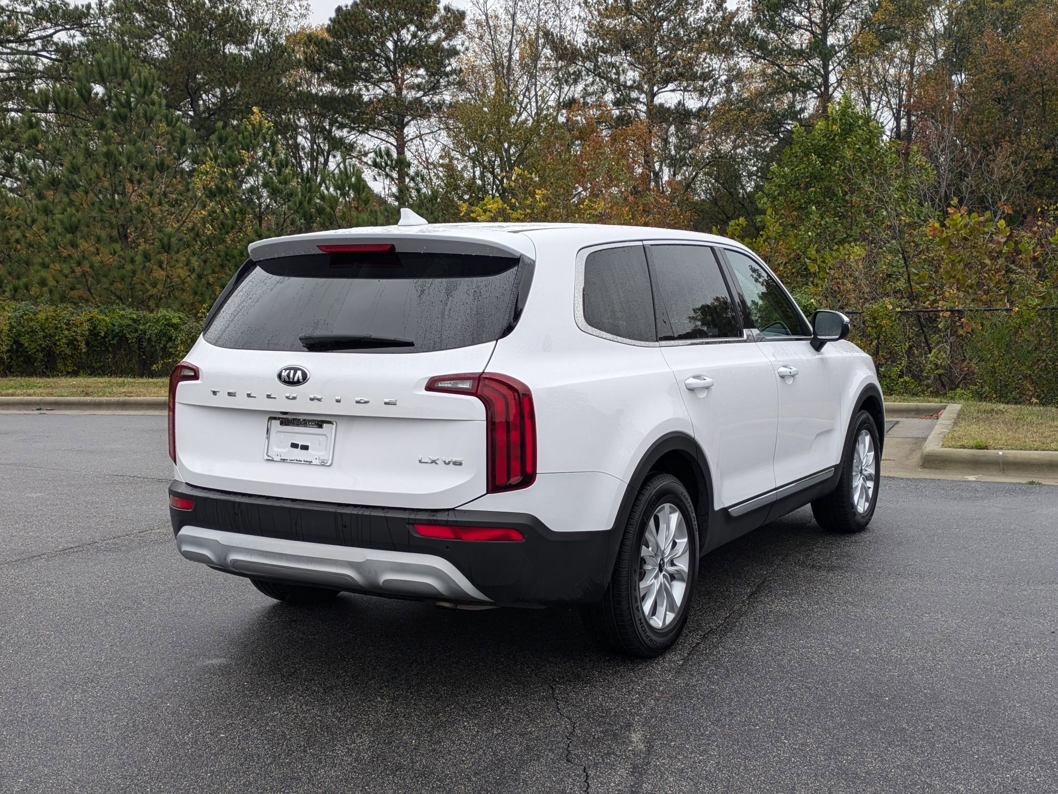2021 Kia Telluride LX photo 3