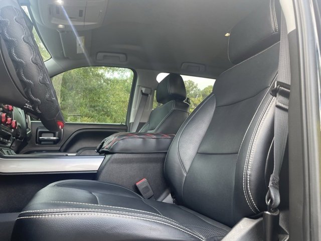 2018 Chevrolet Silverado 1500 LT photo 3