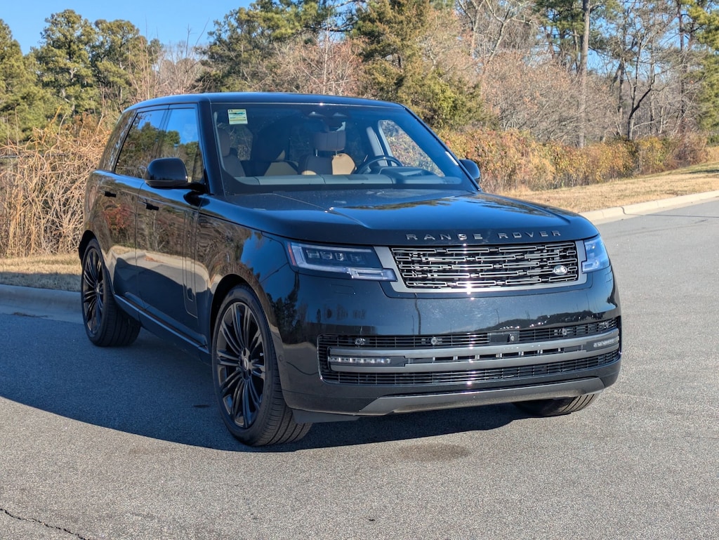 New 2025 Land Rover Range Rover SE SUV