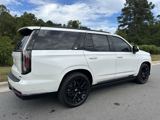 2022 Cadillac Escalade Sport photo 2